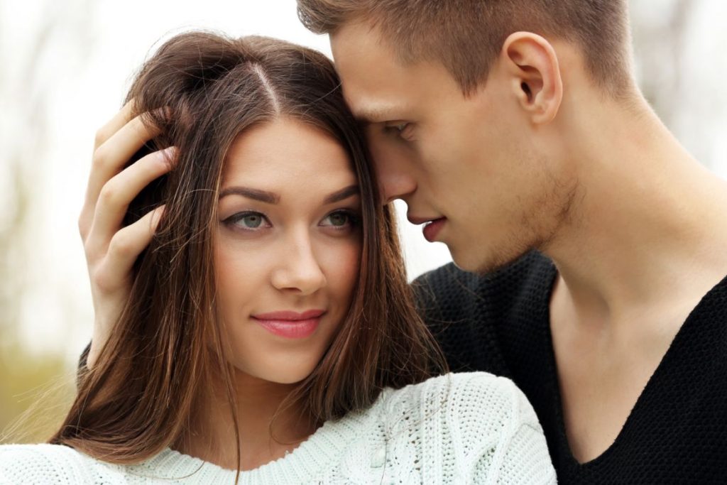 What It Means If A Guy Touches Your Hair Body Language Central